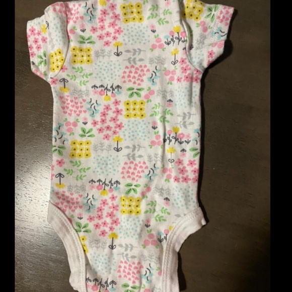 Onesies NB Floral Body Suit - Picture 2 of 2